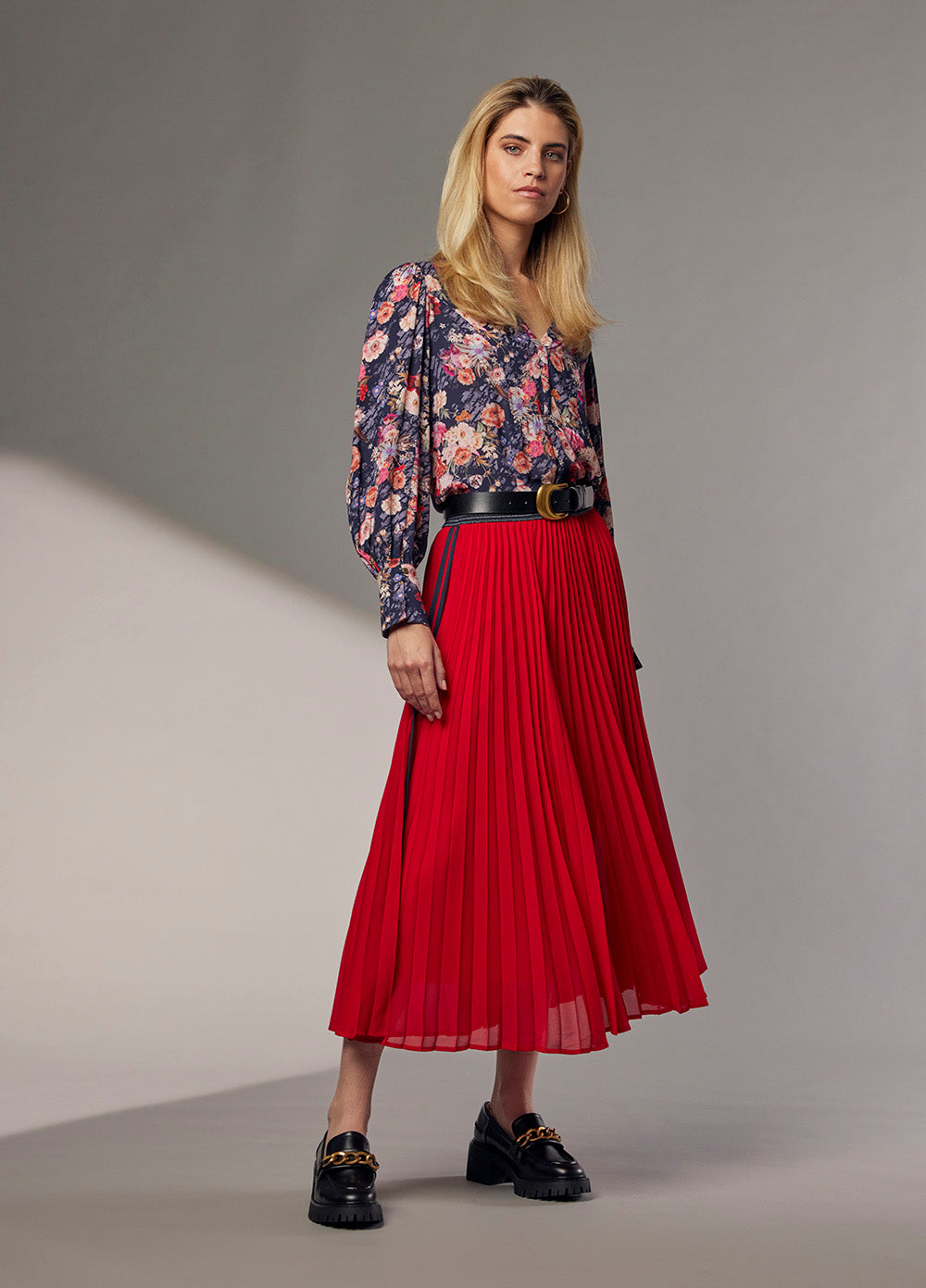 Madly Sweetly Just Pleat It Skirt - Scarlet
