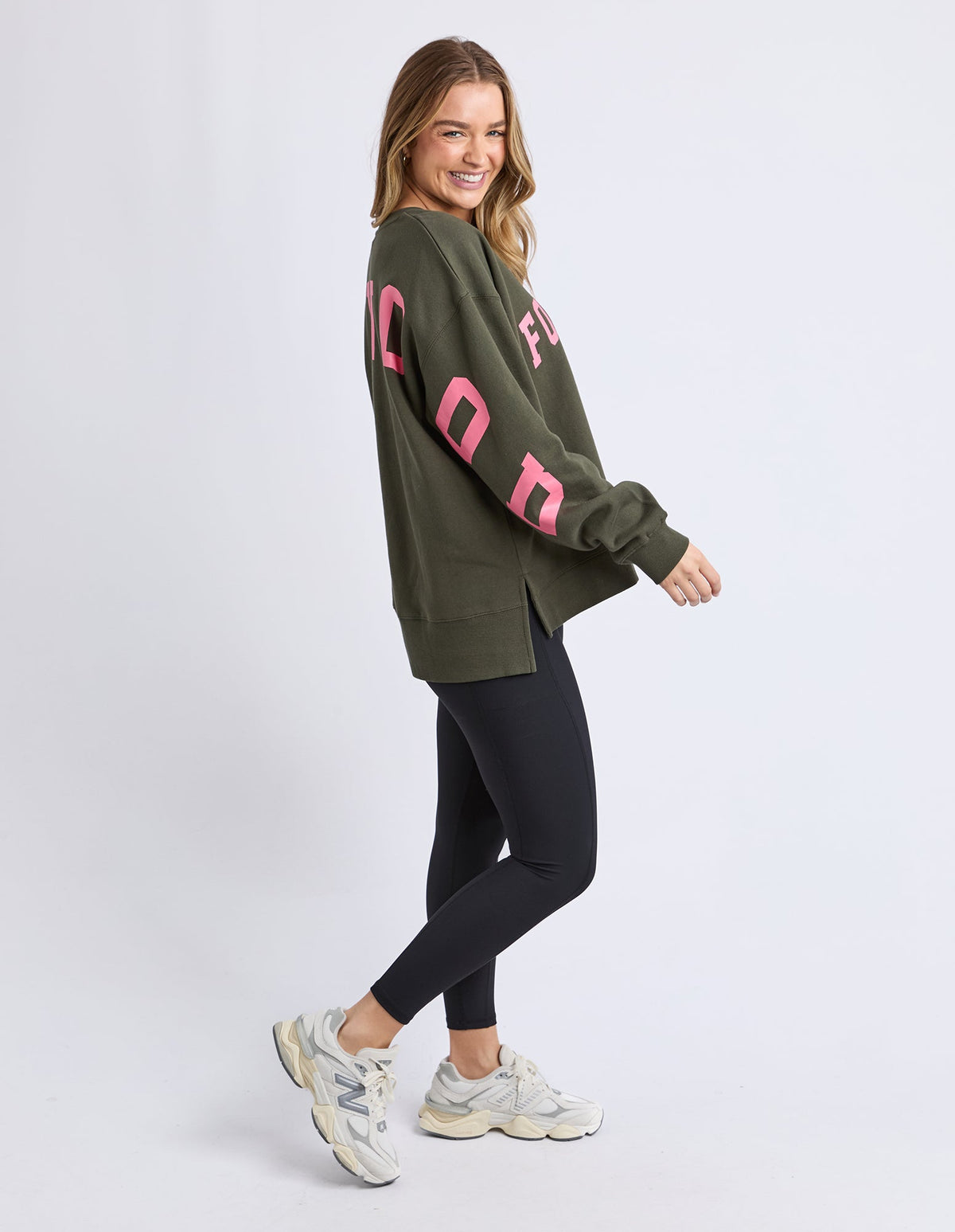 Foxwood Interval Crew - Dark Khaki /Coral