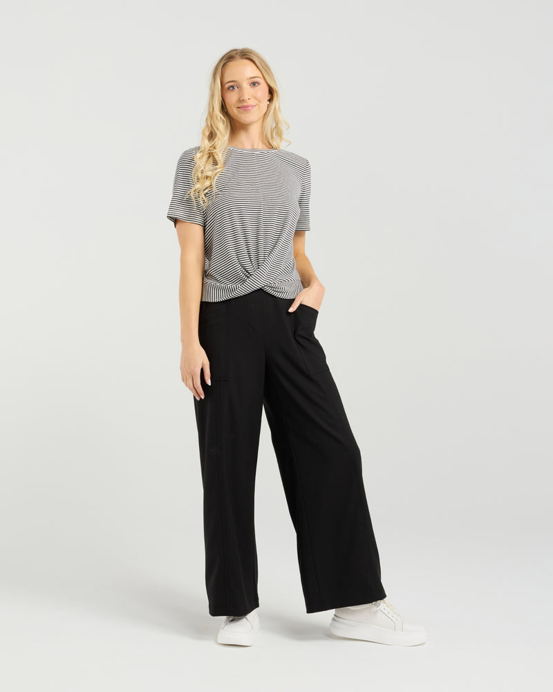 Et Alia Twist Tee - Monochrome