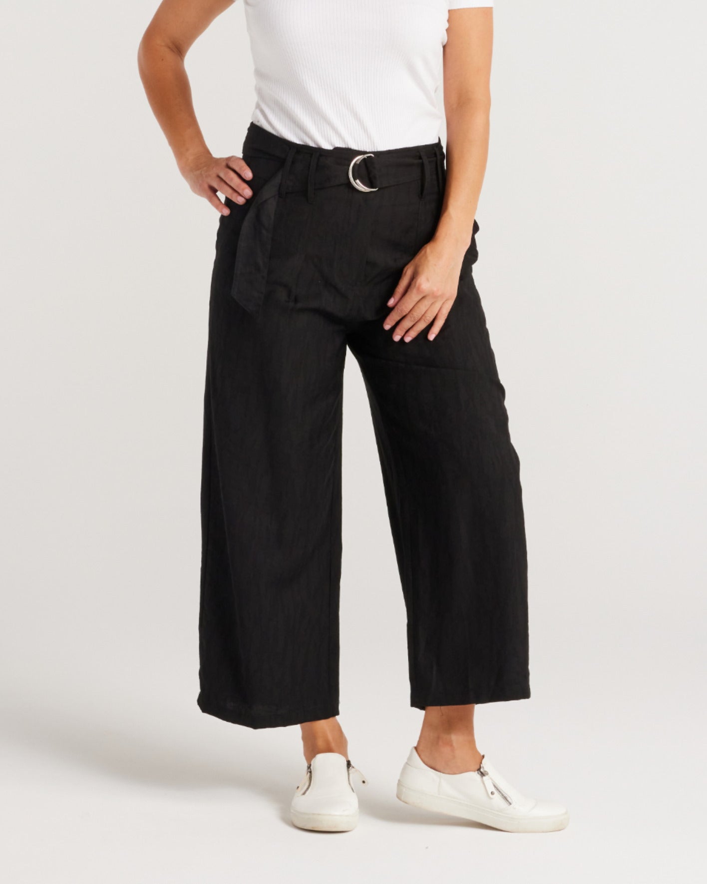 Zafina Edith Pant Black – ROSSELLINI + SHINE