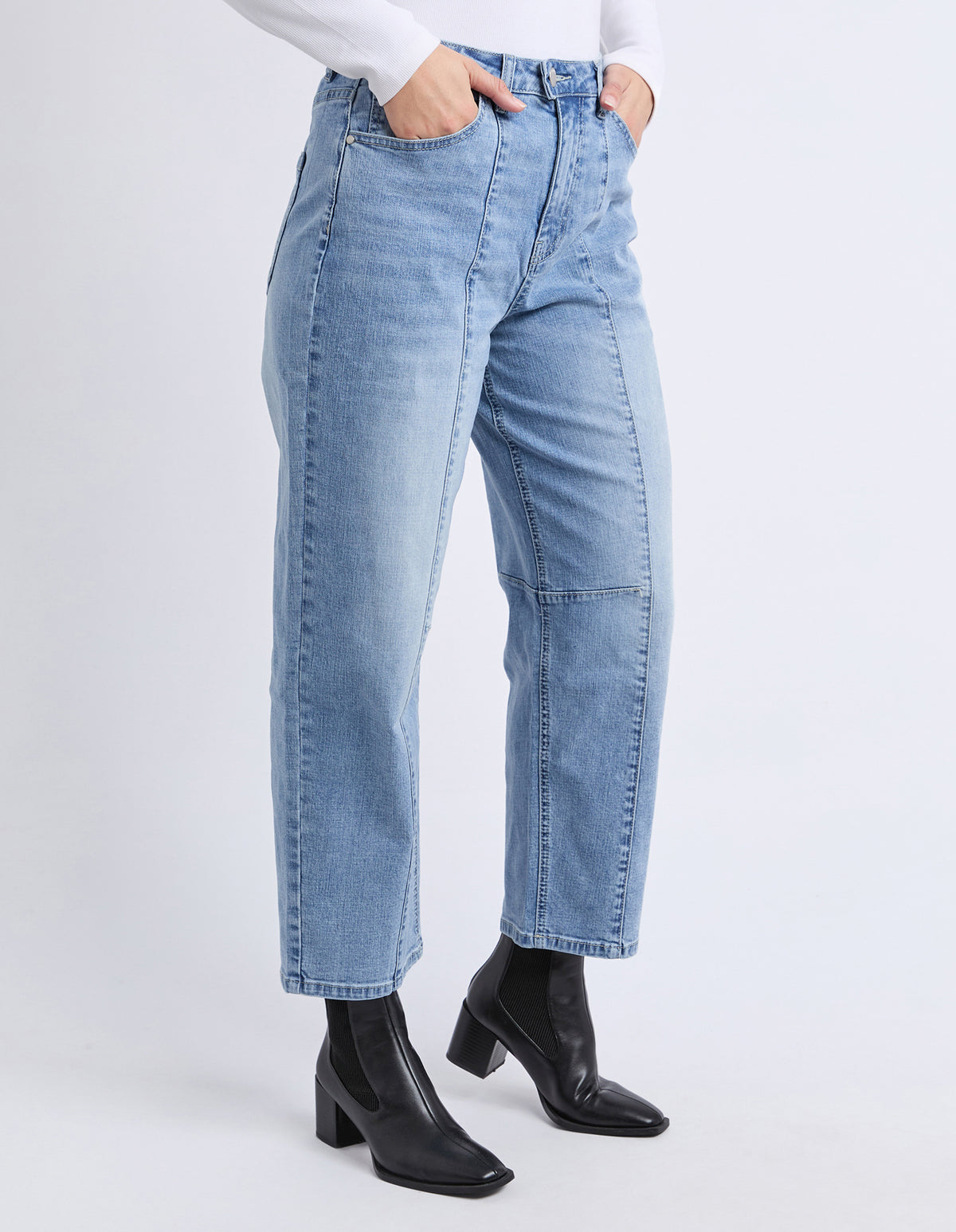Foxwood Ambrose Barrel Jean- Light Blue