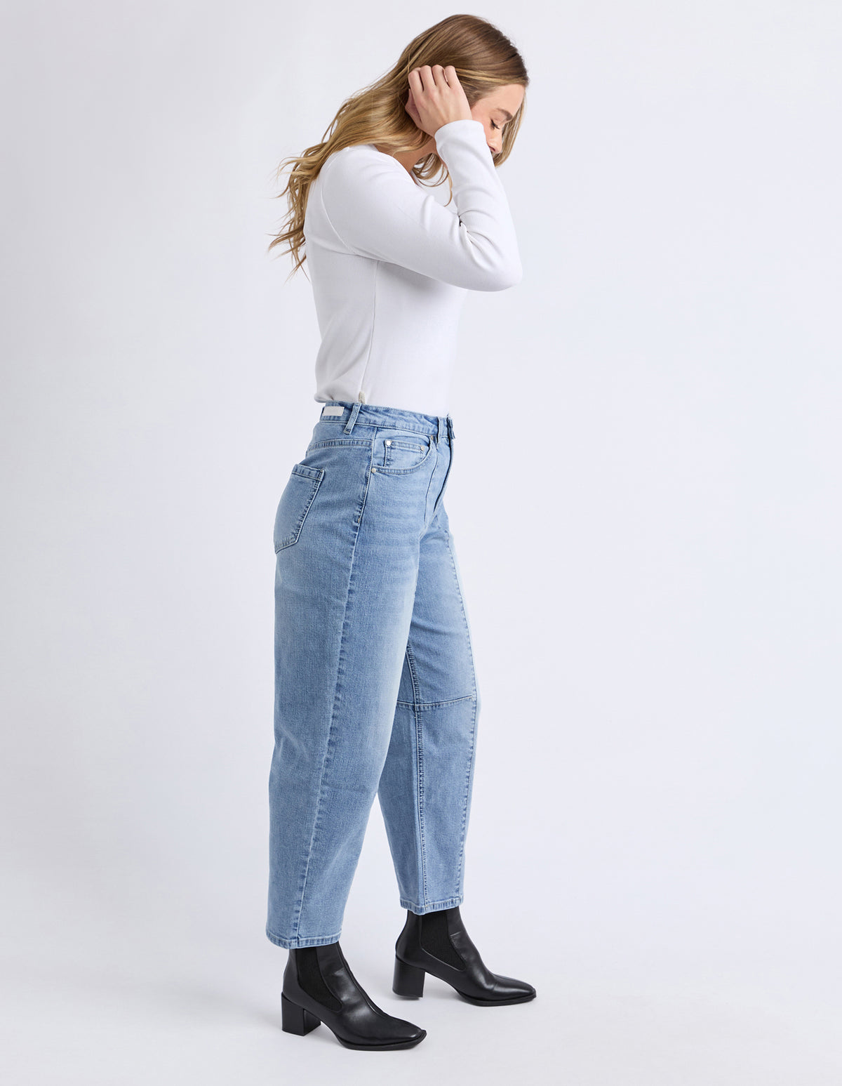 Foxwood Ambrose Barrel Jean- Light Blue