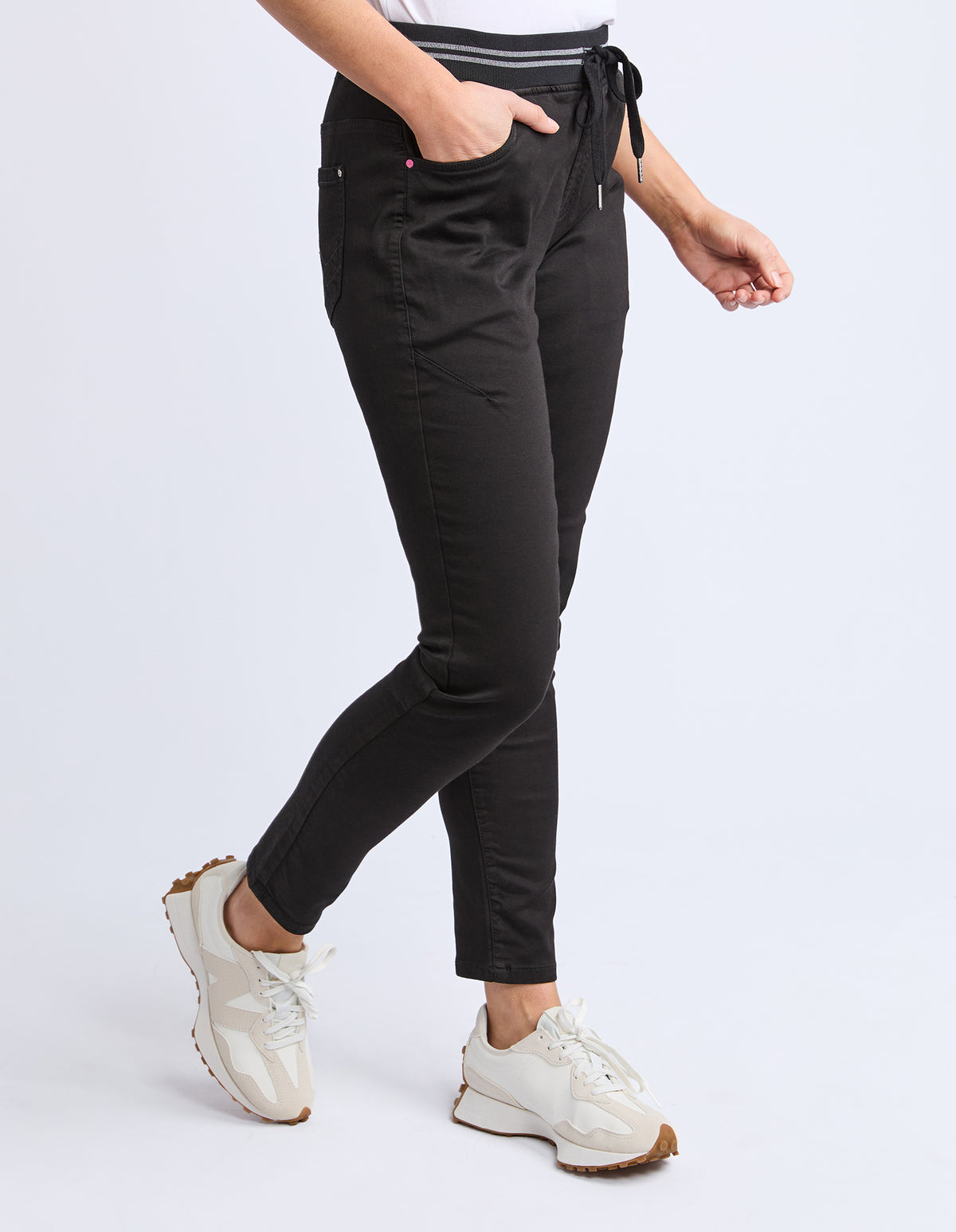 Elm Margo Jogger - Black