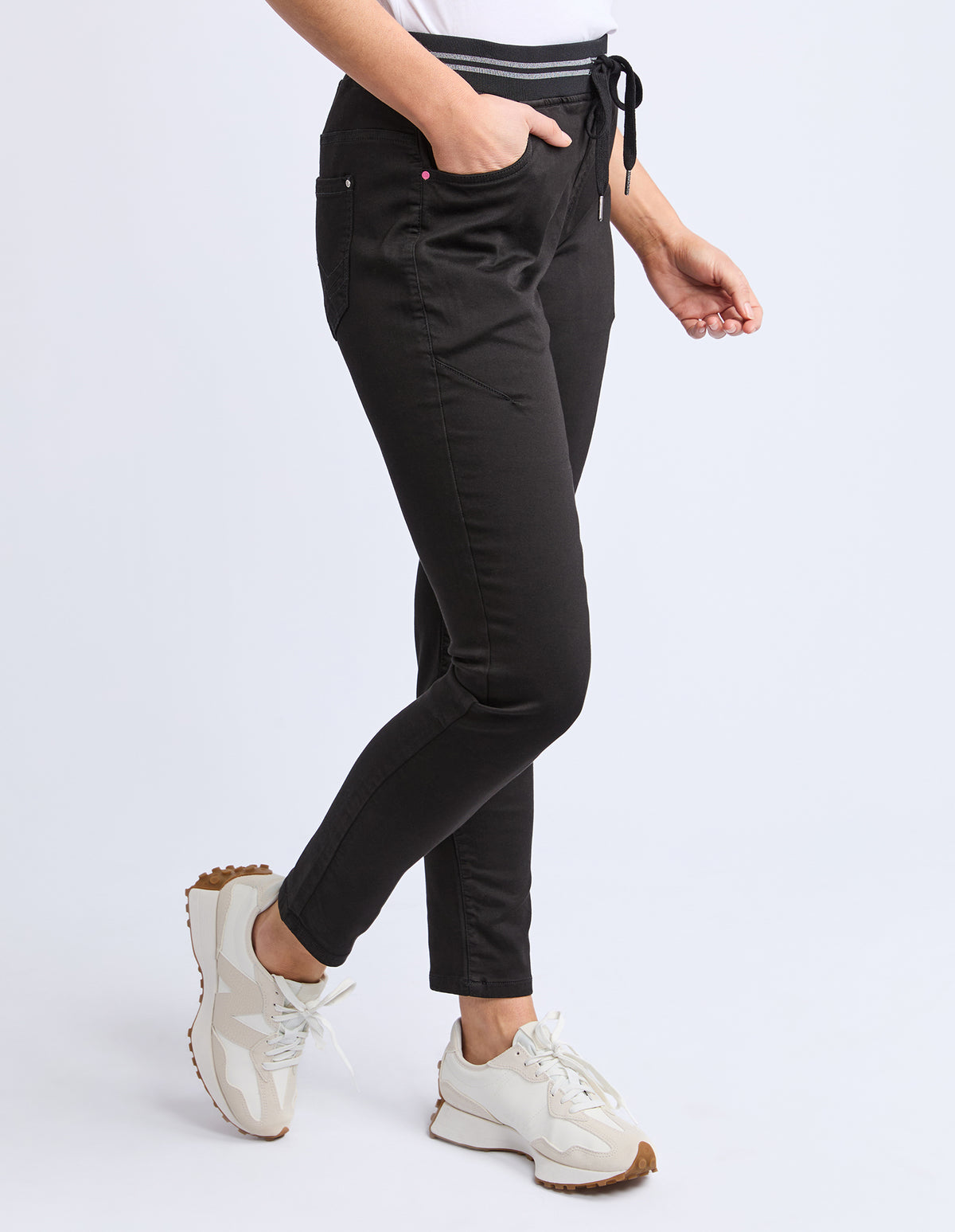 Elm Margo Jogger - Black