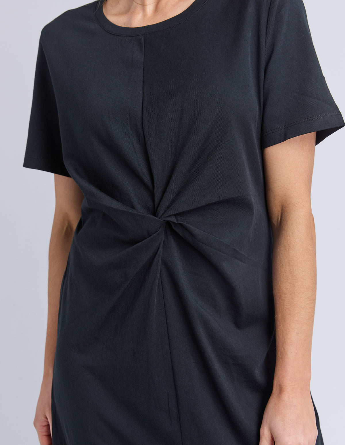 Elm Twister Dress Black