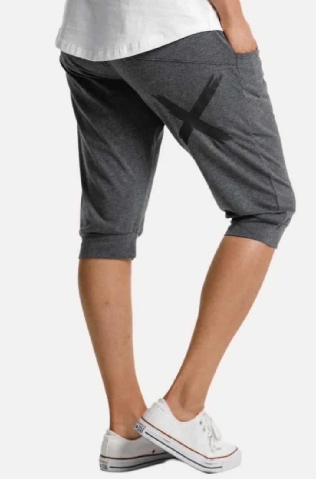 3/4 Apartment Pants In Charcoal - Black X